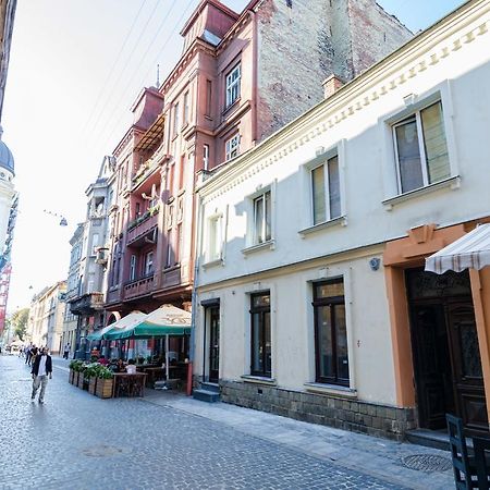 Apartamenty Lesi Ukrainky 17 Lviv Dış mekan fotoğraf