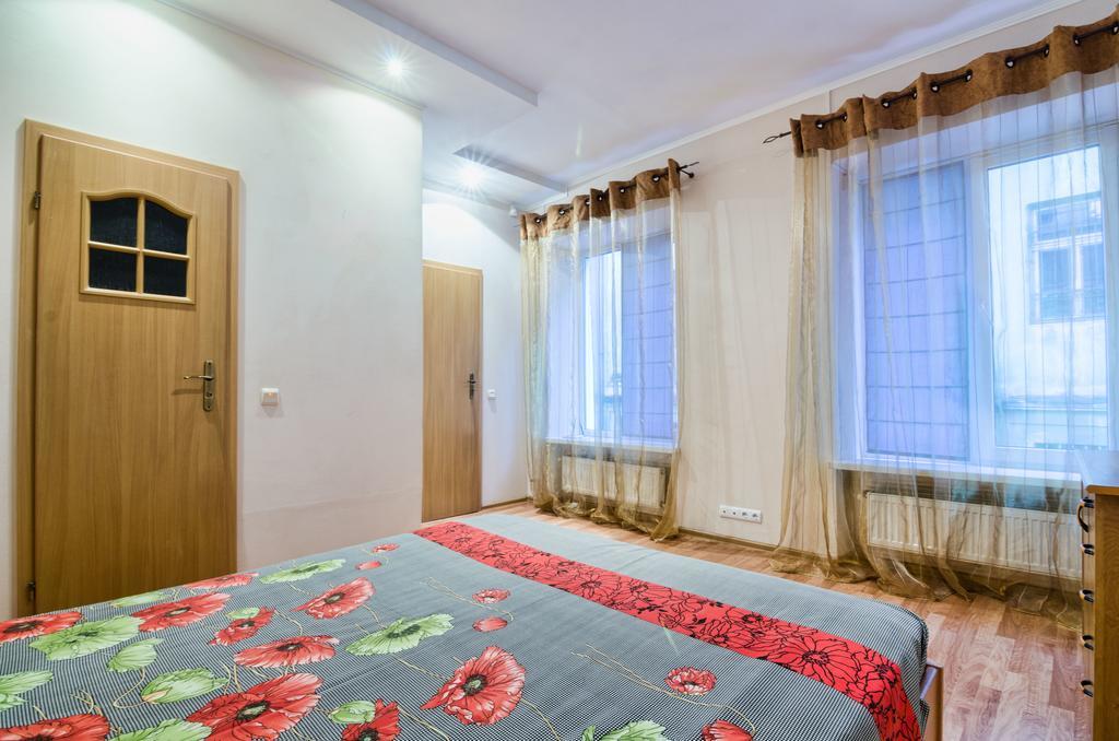 Apartamenty Lesi Ukrainky 17 Lviv Dış mekan fotoğraf