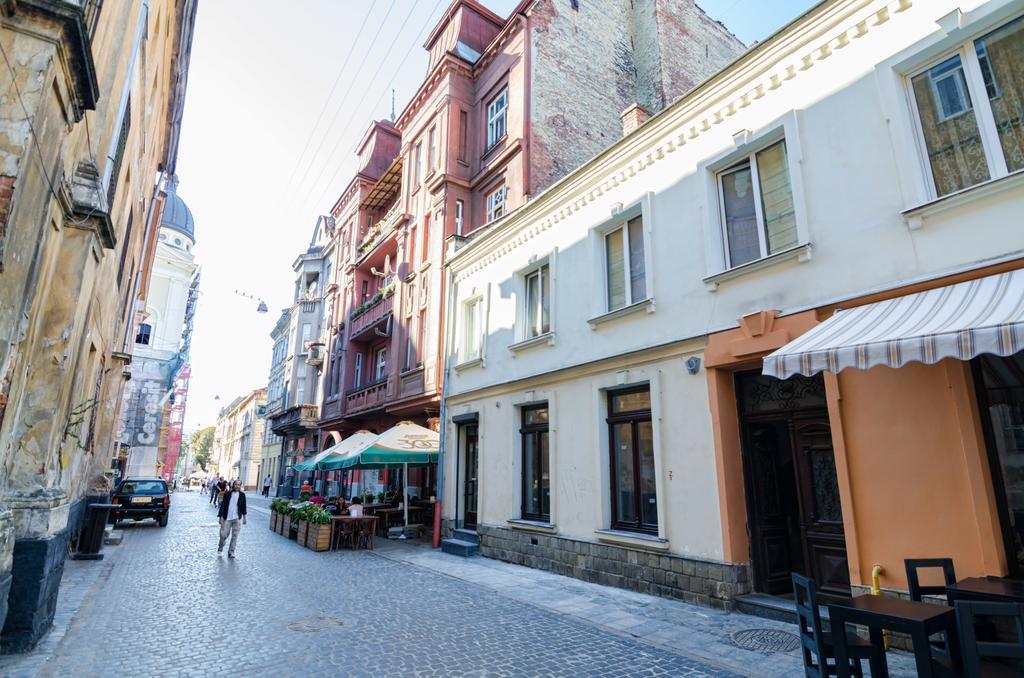 Apartamenty Lesi Ukrainky 17 Lviv Dış mekan fotoğraf